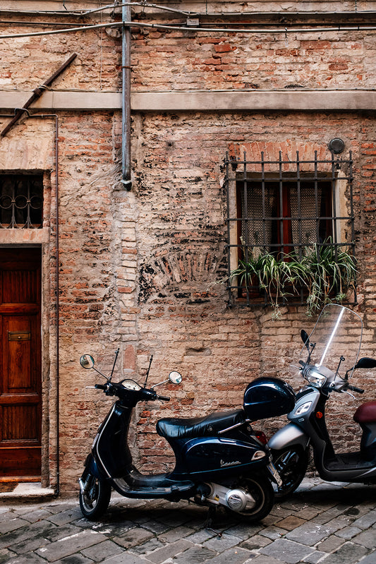Buy Italy fine art prints and Italian art online - bringing scenes of Tuscany into your home or retreat. Tuscany Wall Art that transports you to the slow lane. 